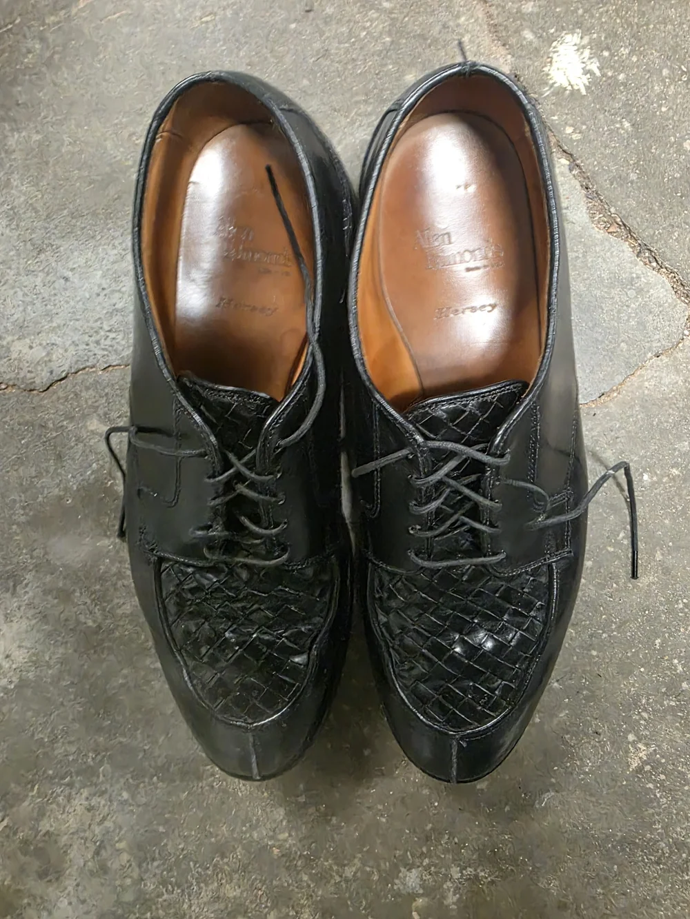 Allen Edmonds Black Leather Derby Shoes with Woven Vamp